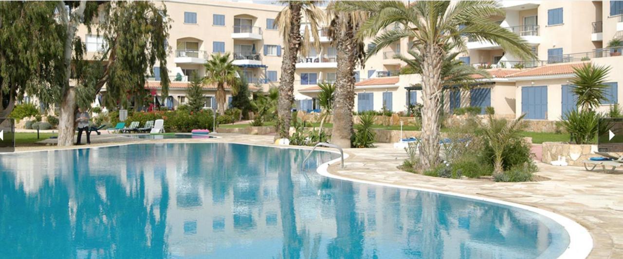 Kings Palace - Stylish 2 Bed Apartment With Sea Views Пафос Екстериор снимка