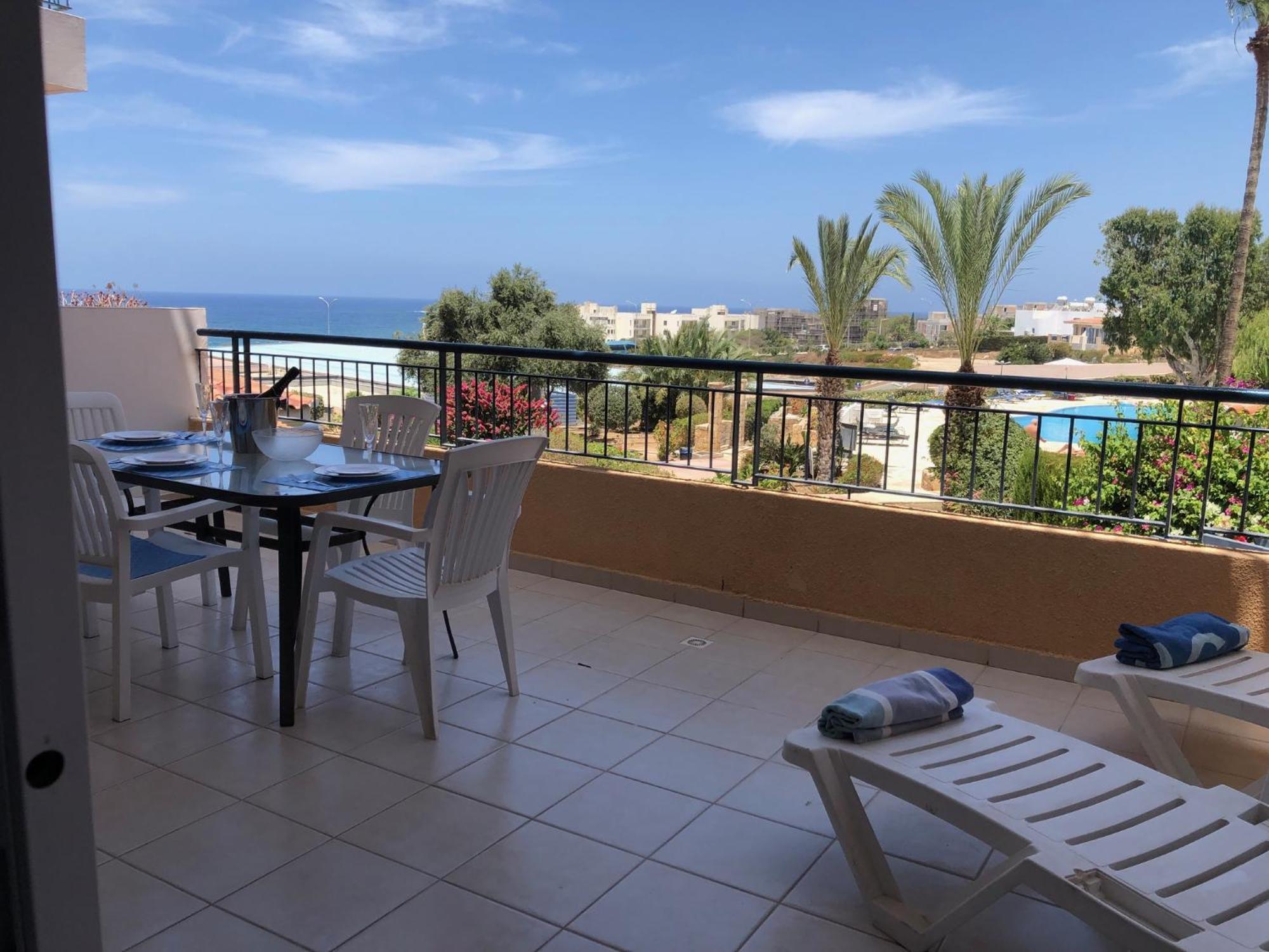 Kings Palace - Stylish 2 Bed Apartment With Sea Views Пафос Екстериор снимка