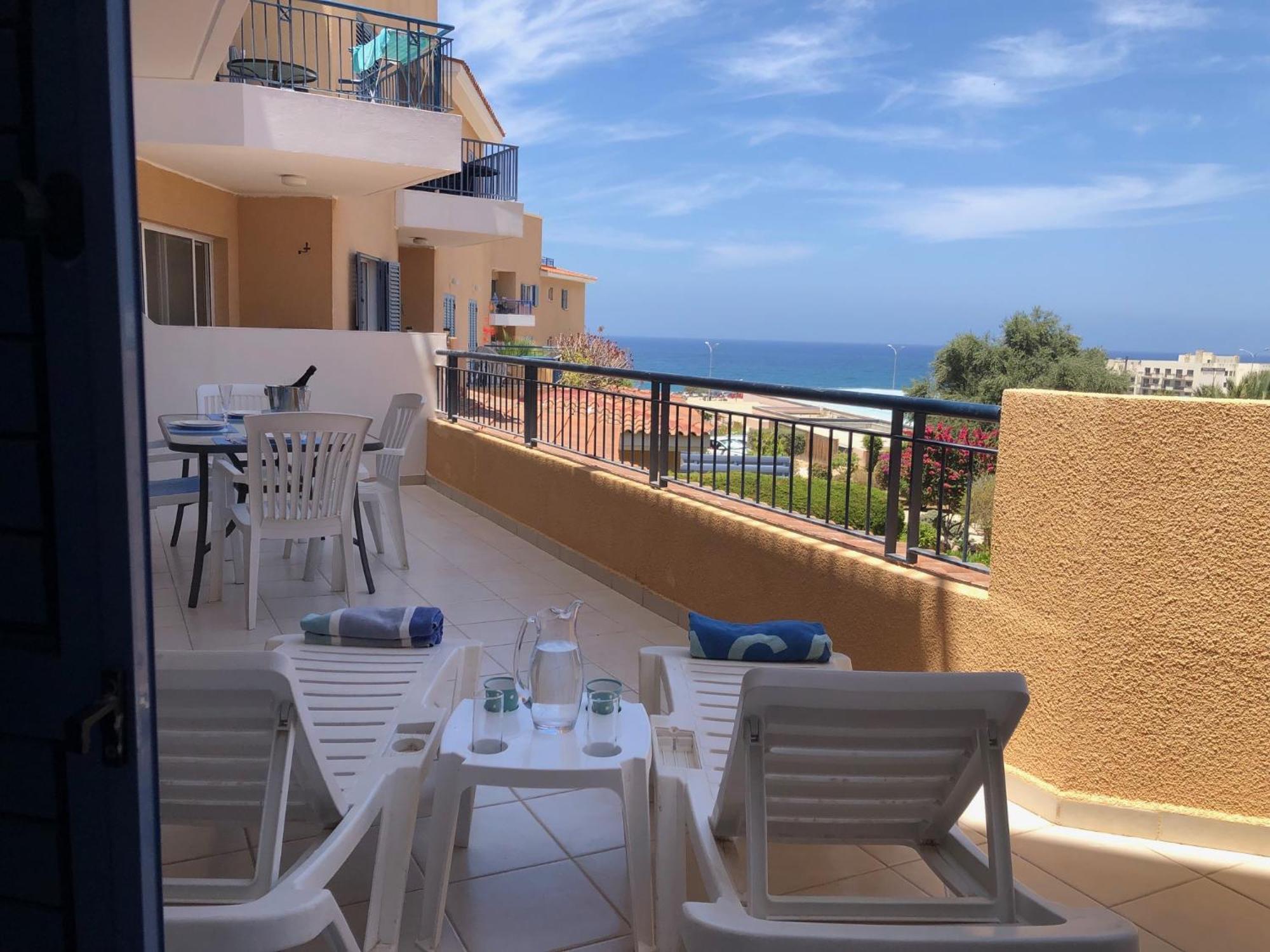 Kings Palace - Stylish 2 Bed Apartment With Sea Views Пафос Екстериор снимка