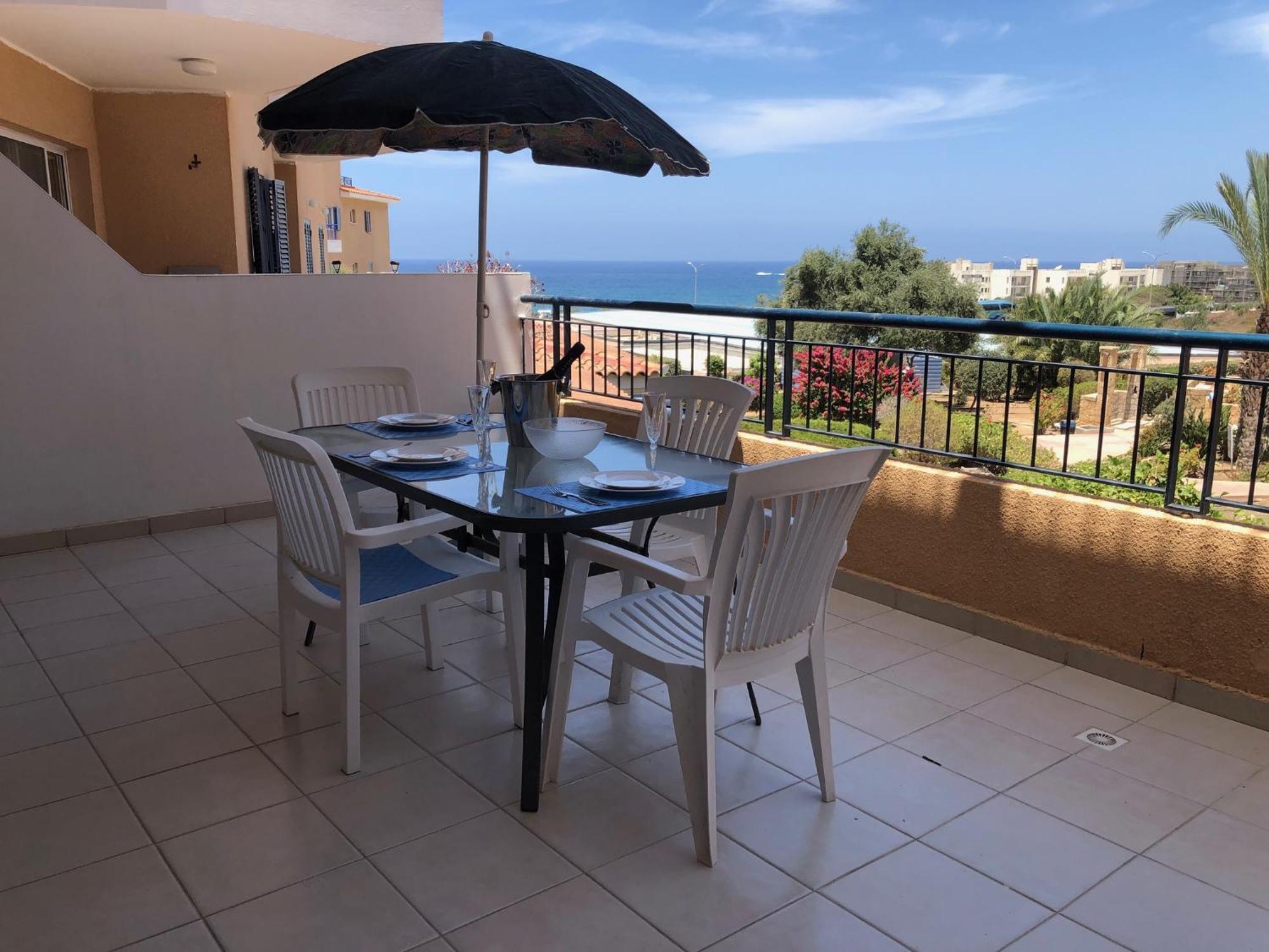 Kings Palace - Stylish 2 Bed Apartment With Sea Views Пафос Екстериор снимка