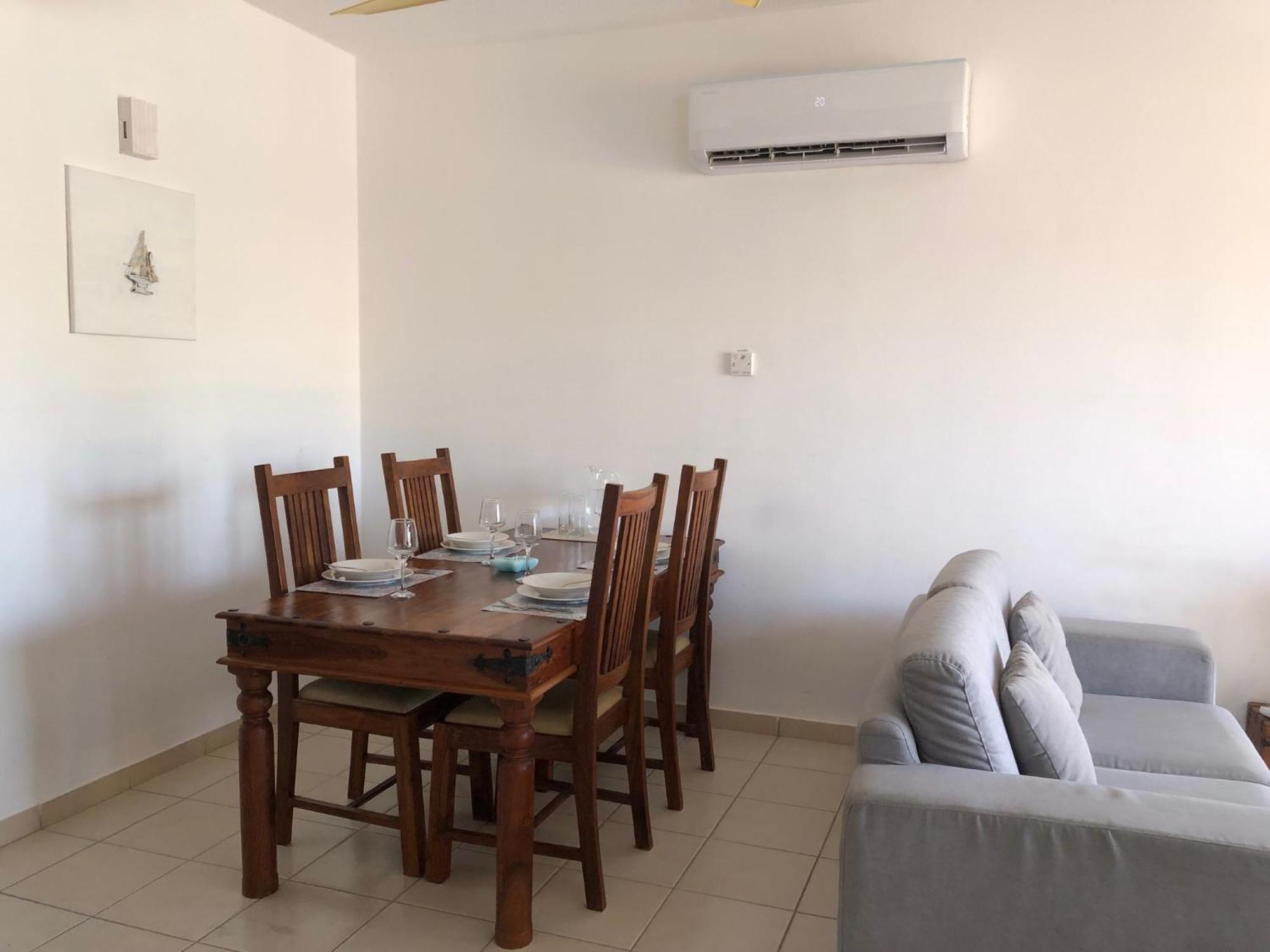 Kings Palace - Stylish 2 Bed Apartment With Sea Views Пафос Екстериор снимка
