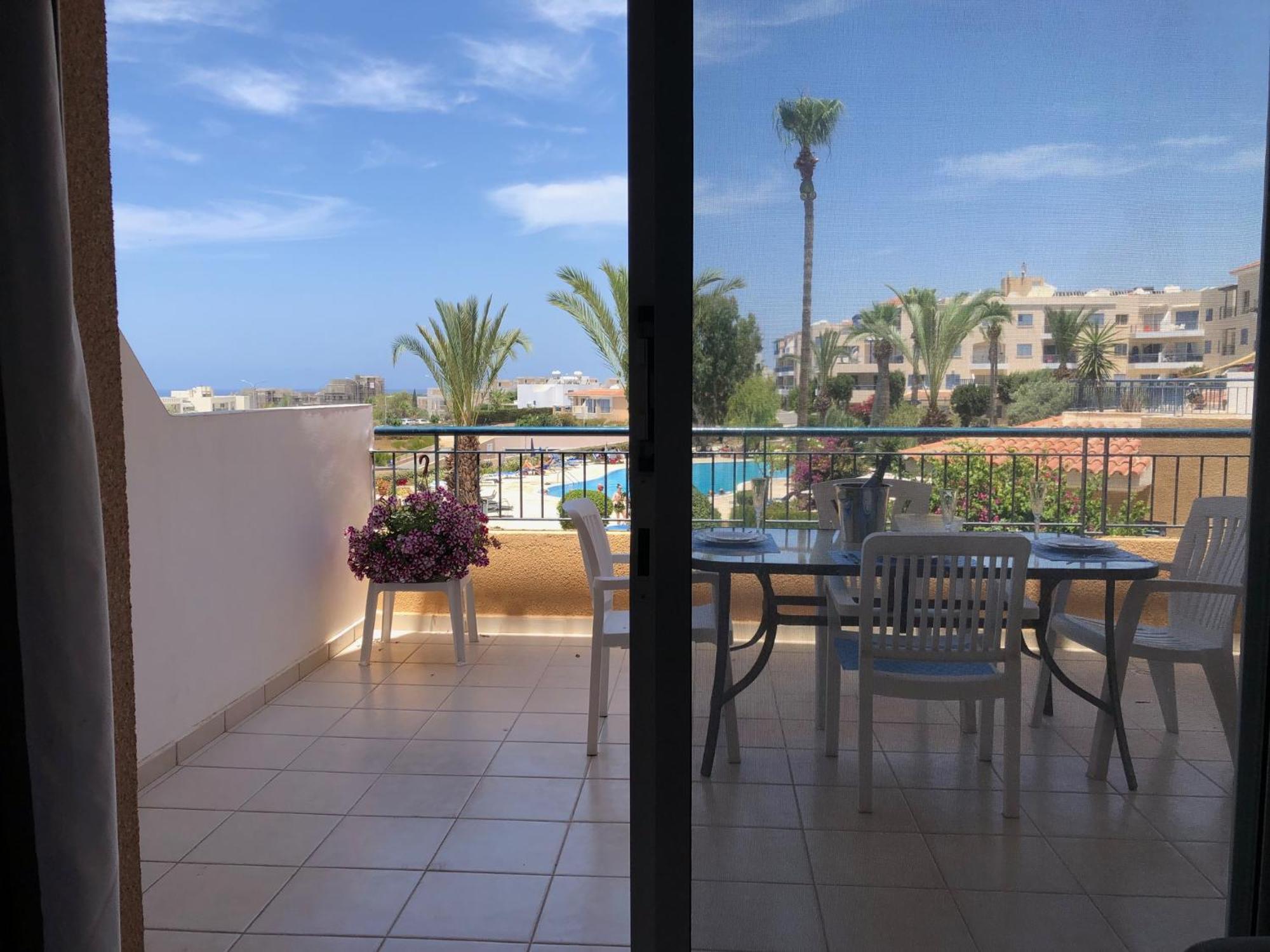 Kings Palace - Stylish 2 Bed Apartment With Sea Views Пафос Екстериор снимка