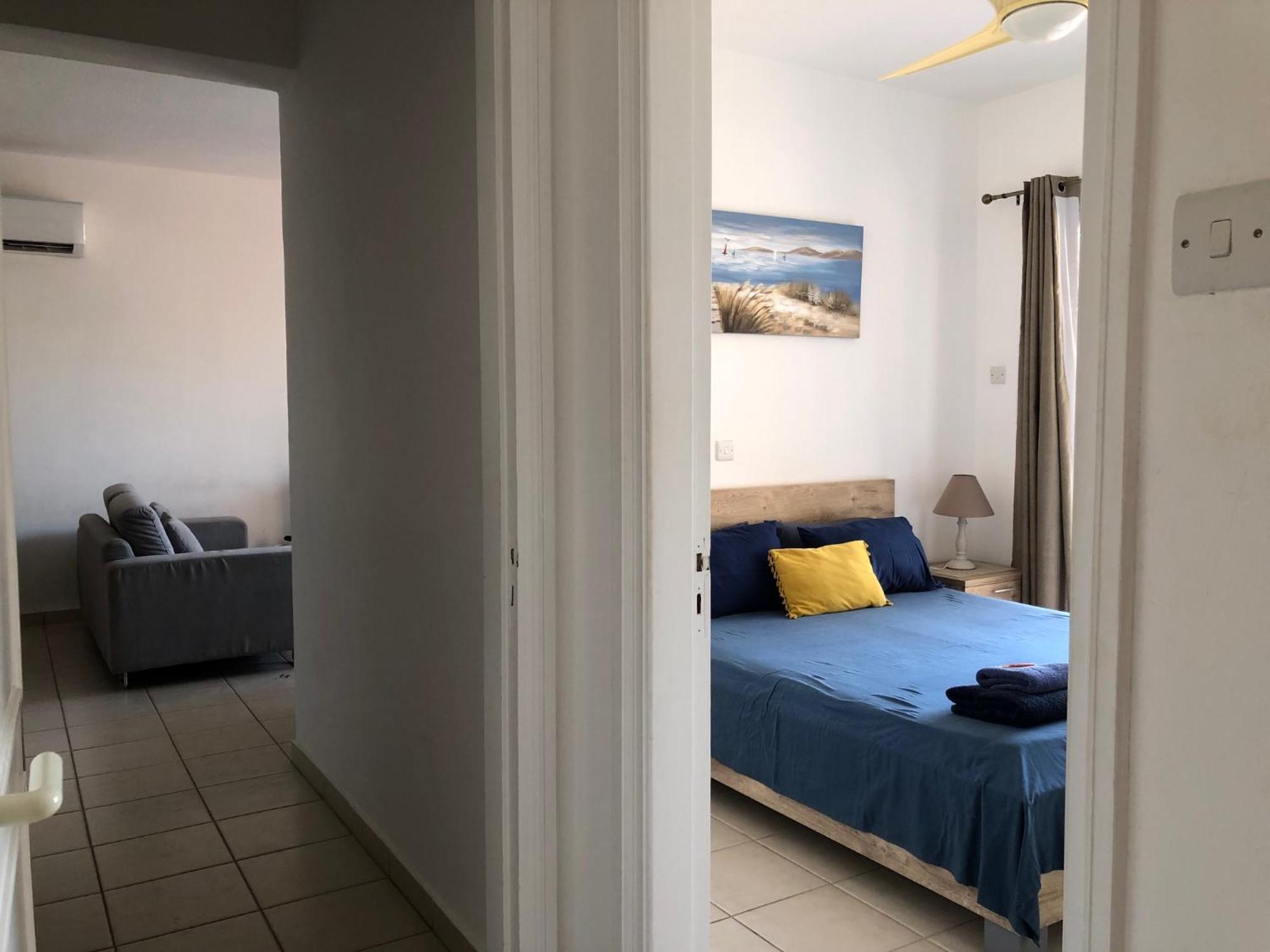 Kings Palace - Stylish 2 Bed Apartment With Sea Views Пафос Екстериор снимка